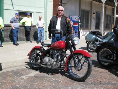 Wellsville Smokeys.JPG (1006.28 KiB) Viewed 22246 times 1949 to 1951 Indian Scout, Floyd Fleming, Wellsville, KS, 9/10