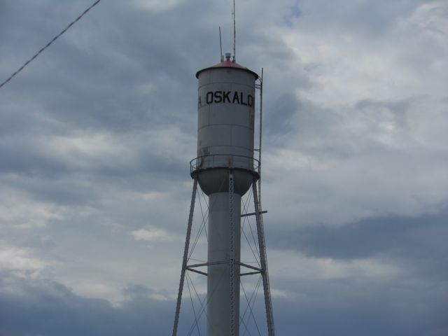 If this water tower was any skinnier, they'd just have to call the town Osky!