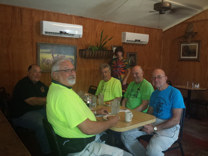 The boys had to stop for pie at the Low Gap while we were there.