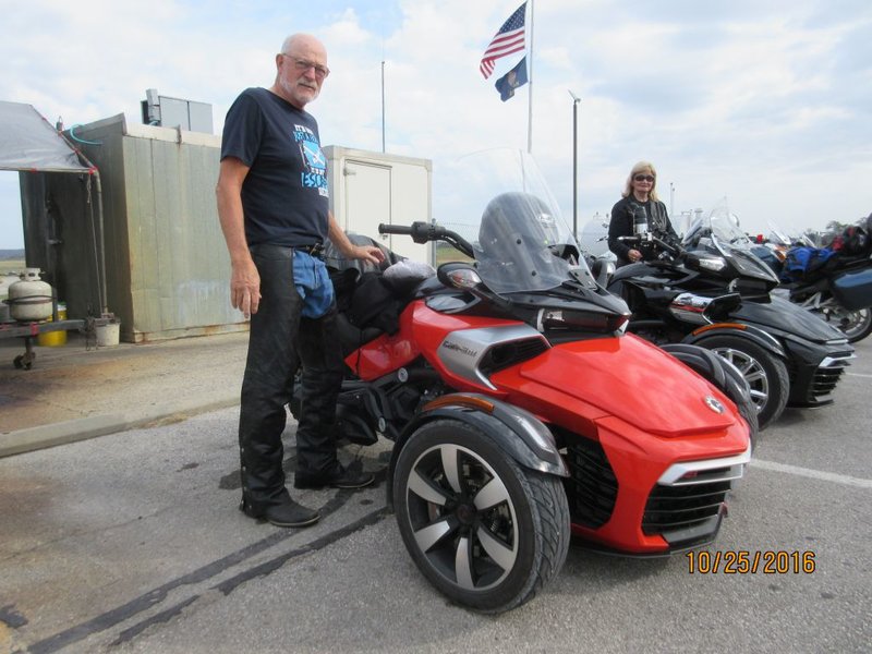 2015 CamAm Spyder F-3...15,000 miles...Evert H....(town?)