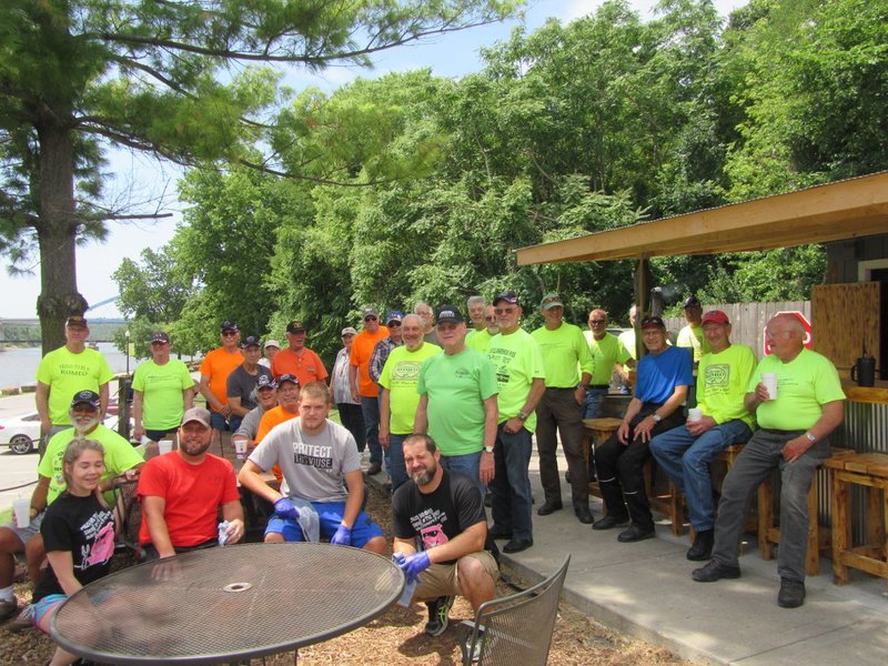 Group pic with Don. Charlie and his crew joined us.