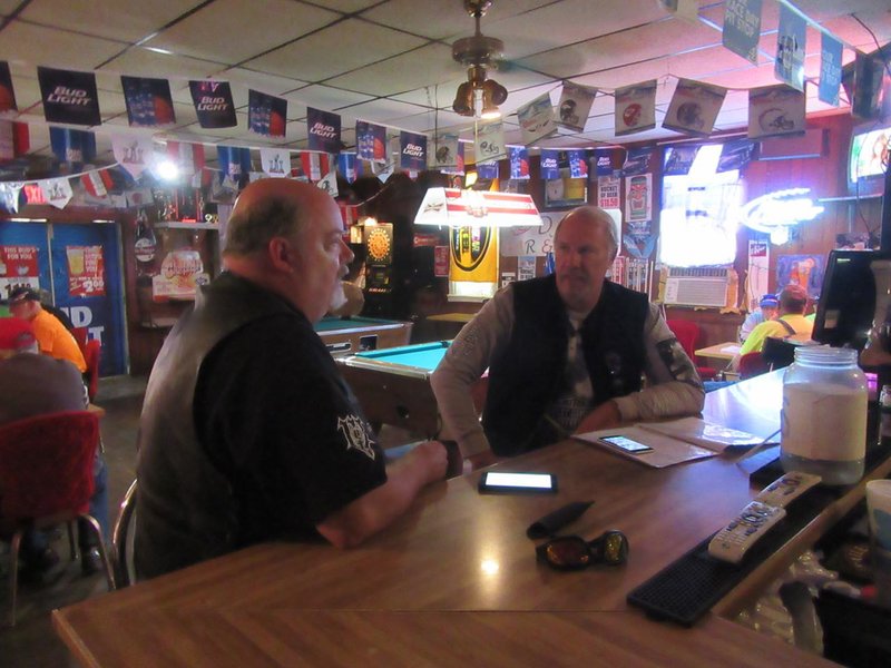 Belly up to the bar boys!  By the time we got everyone in, there wasn't an empty chair in the place.