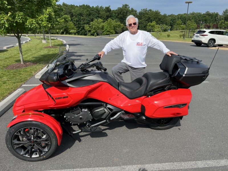 Cliff E. with his brand new 2022 Can Am Spyder F3 Limited