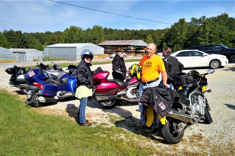 Joanie, Bob and &quot;The yellow hornet&quot;