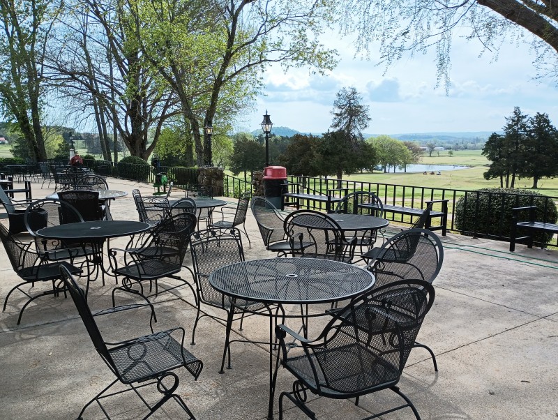 Nice outdoor patio at &quot;Bunker's&quot;