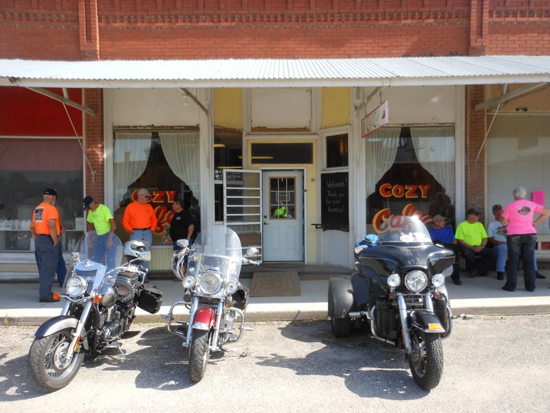 A nice overhang in front of the cafe provided lots of shade and places to sit and visit.