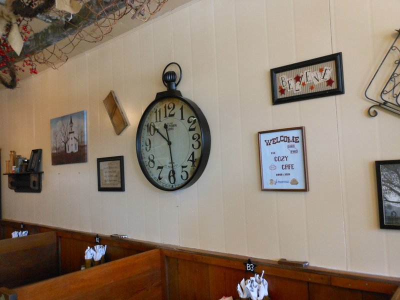 Just one more minute to wait for the lunch bell to ring!
