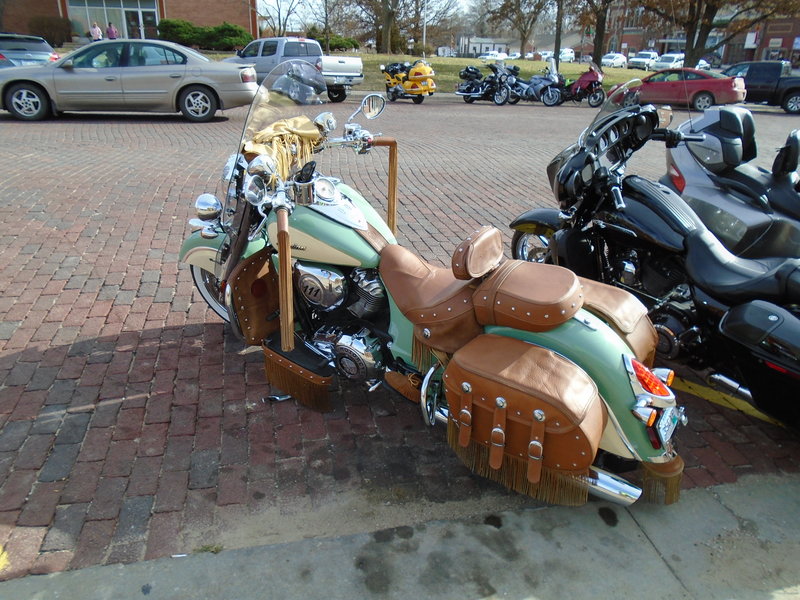 Great looking retro colors on this big Indian...and some serious fringe too.