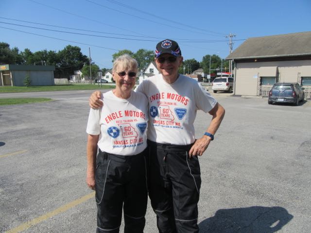 Nice touch with the matching shirts.
