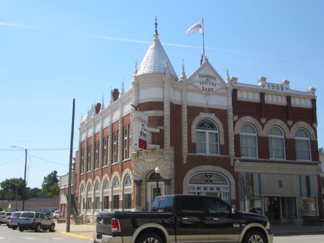 The Farmers and Drovers Bank is a fabulous building.  The F150 drove by just as I was taking the picture.  Oh well, probably fitting because the bank is probably holding the note on the truck, as expensive as new pickups are these days!
