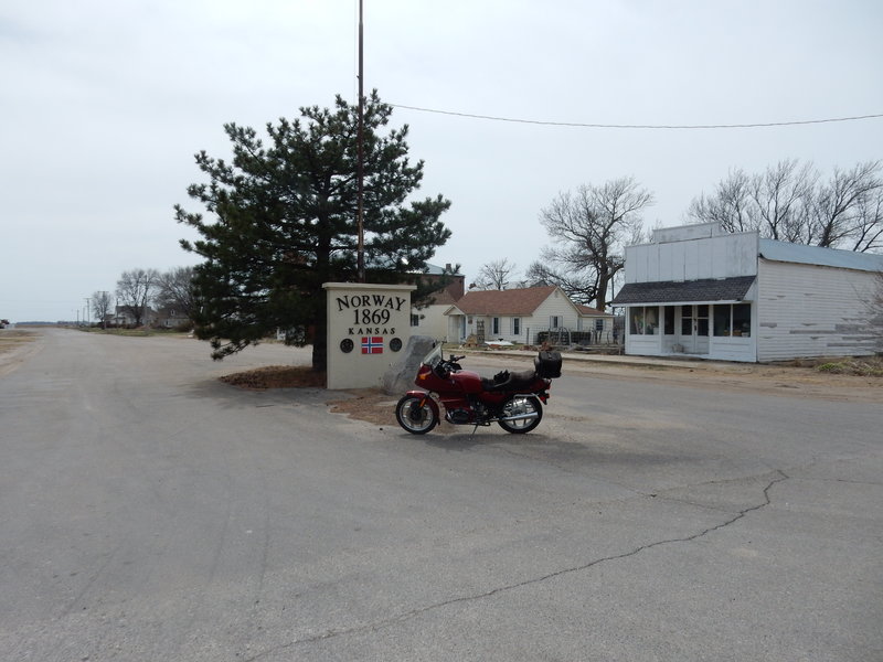 Just a hoot and a holler south of Scandia - Norway, Kansas