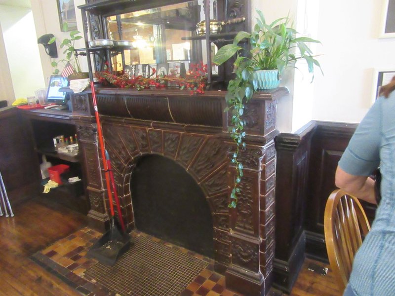 IF YOU TOOK THE TIME TO LOOK AROUND, THERE'S A LOT OF WONDERFUL OLD DETAIL IN THIS BUILDING.