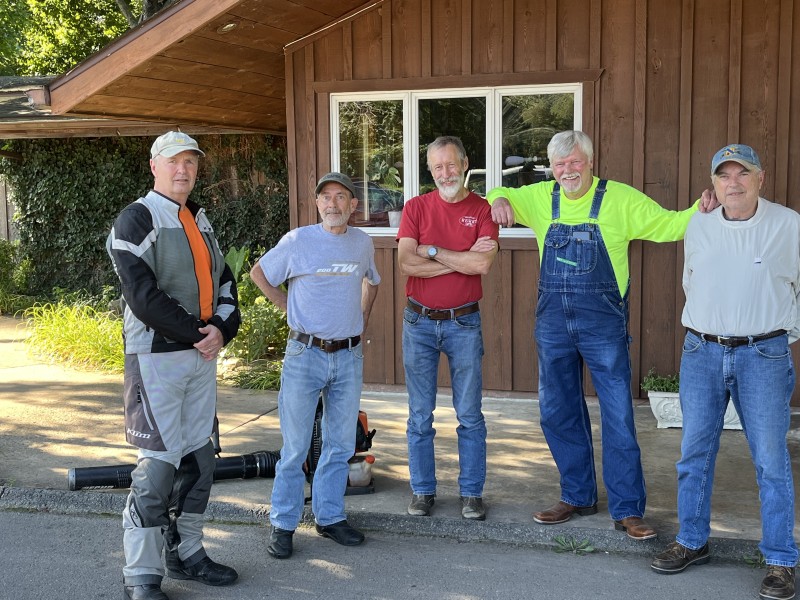 Great pic of Roger, Mike, Jim, Dave and Curtis.