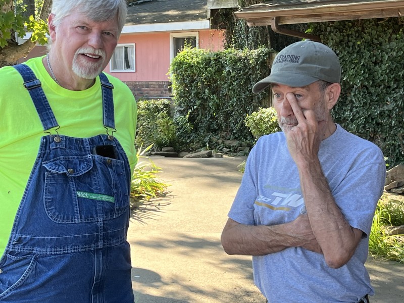 Dave and Mike having a lite moment. I told Mike he should see my eye doctor. He seems to always have something in his left eye when I approach him. Love that guy !!