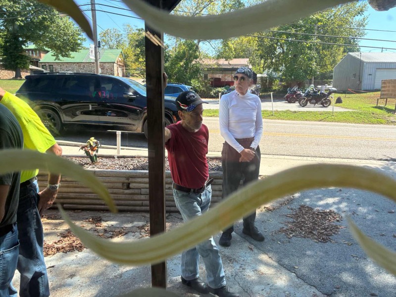 Mike and Pete chilling outside. Get in line !!