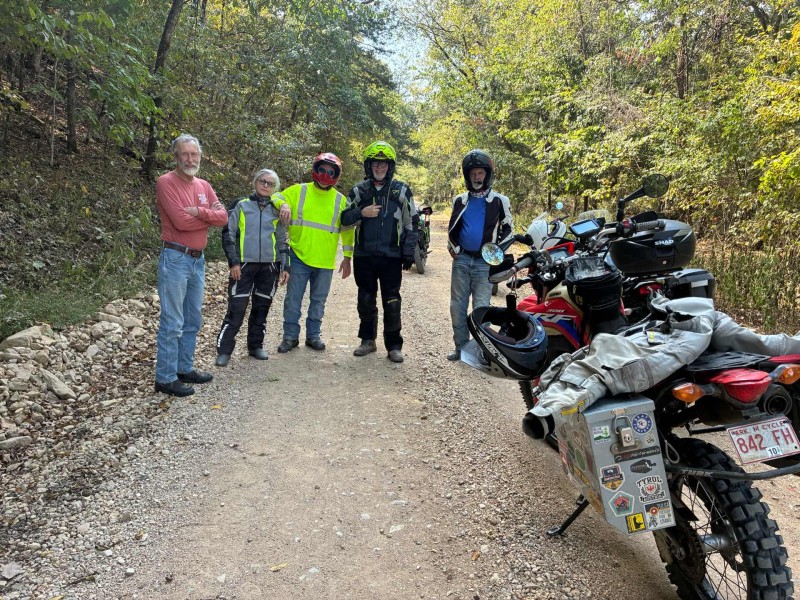 The off road gang !! Thank you Glenn for not leading us astray in the deep Arkansas back woods. That GPS is a real plus too.